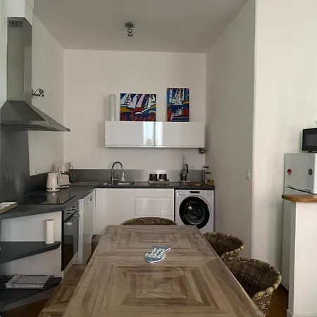 Ultra Centre Climatise 公寓 *